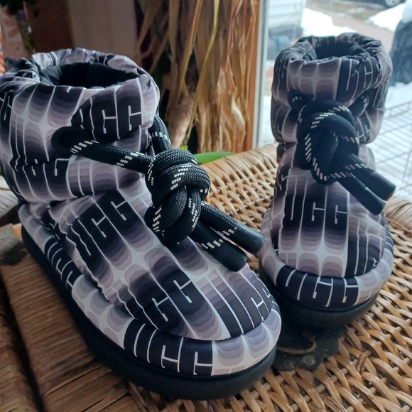 UGG Shoes - New w Box Ugg Wavelength Booties